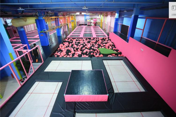 抖音网红蹦床公园夏日休闲新添好去处佳贝爱儿童乐园