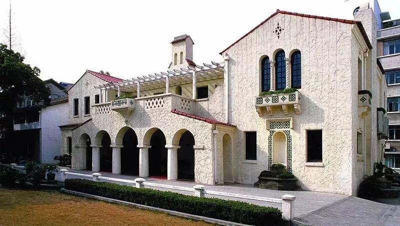 上海这座奇特的小白楼地处繁华闹市老上海心目中神秘圣地