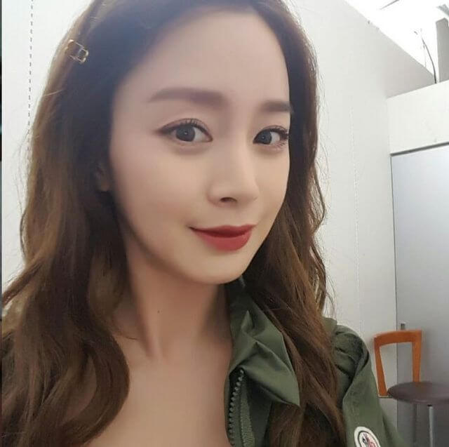 她比金正勋还厉害，高中时智商高达148，堪称<a href=