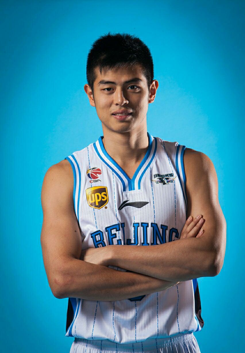 方硕30岁的生日方超巨联手李慕豪将率领首钢夺总冠军