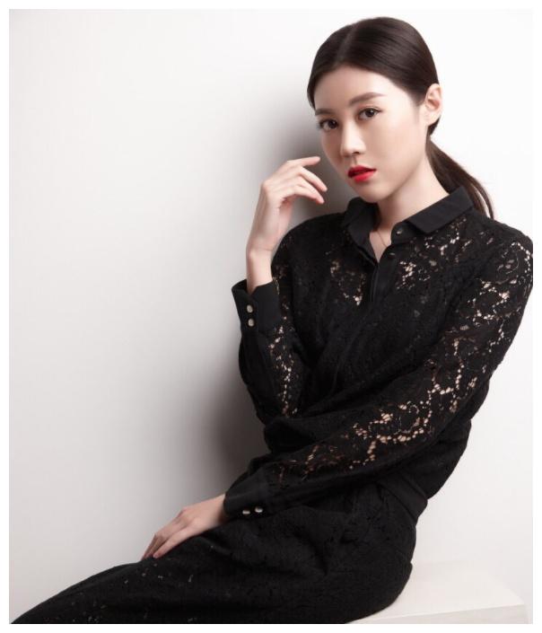 她10岁因暖春成为小影后,16岁出演甄嬛传无人识,今改名再出发|张妍