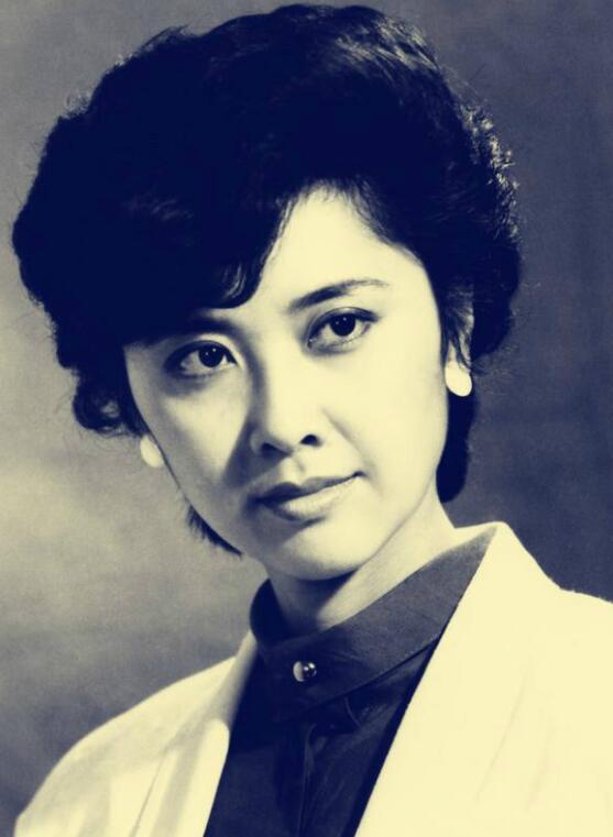 69岁朱琳近照曝光端庄大方气质好女儿国国王风采依旧