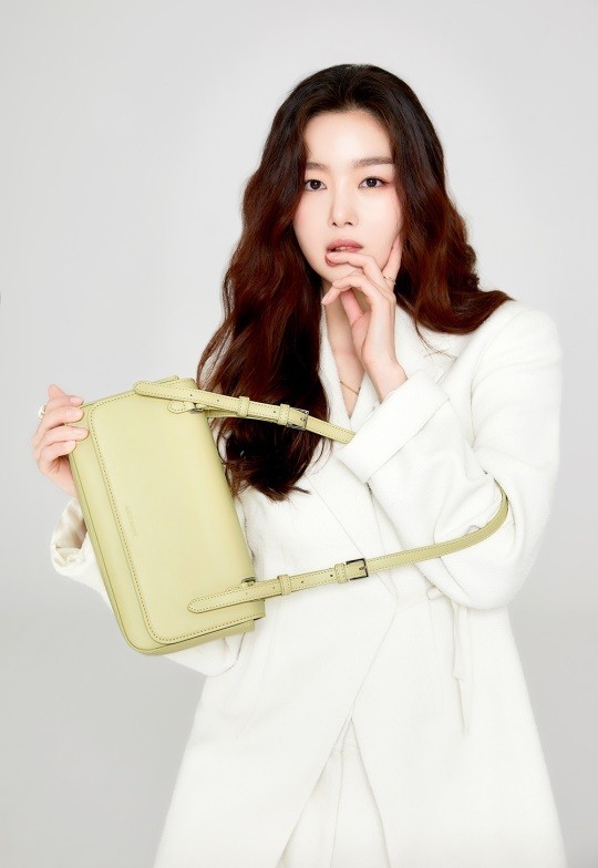 韩国女艺人韩善花最新代言宣传照曝光