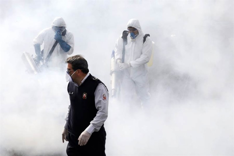 美媒:担忧疫情大爆发引发恐慌,美国正向封城迈进