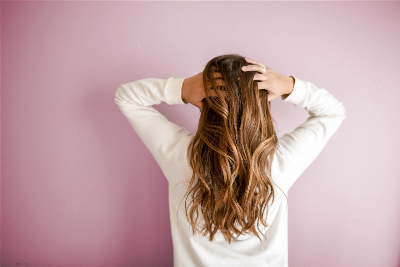 恋爱心理学:从女性的7种接触,解读女性心理