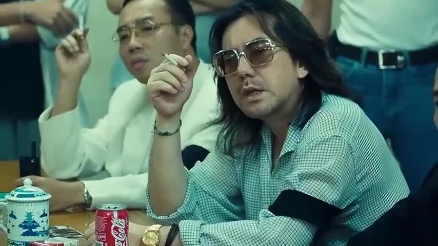 古惑仔,大飞哥霸气硬怼东星乌鸦,我们洪兴的事关你屁事