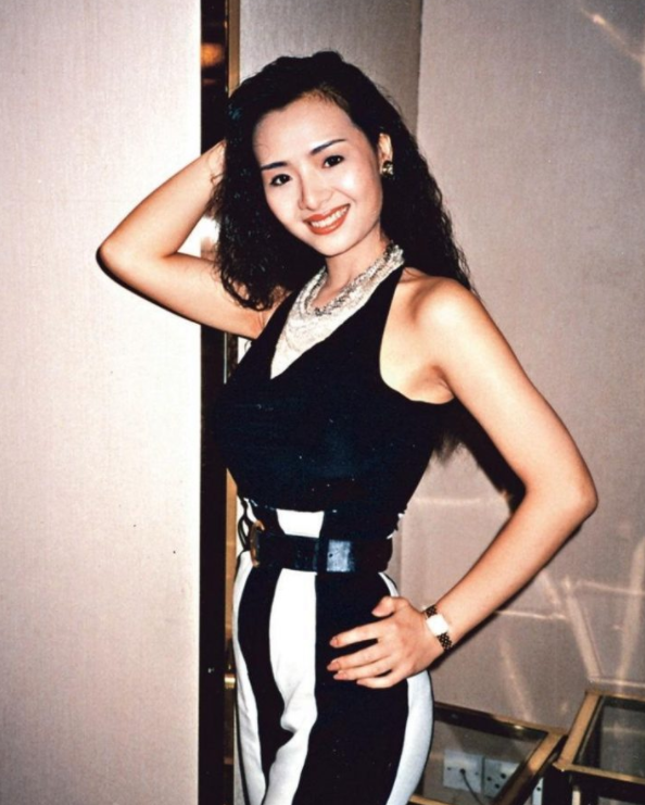 54岁叶子楣近况曝光退圈多年后成富婆斥资千万购豪宅