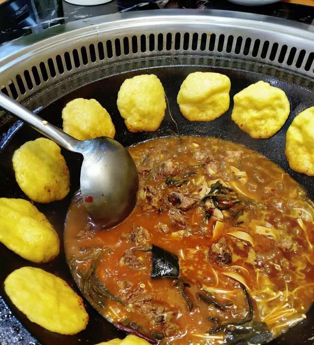 在乌鲁木齐吃河南地锅菜