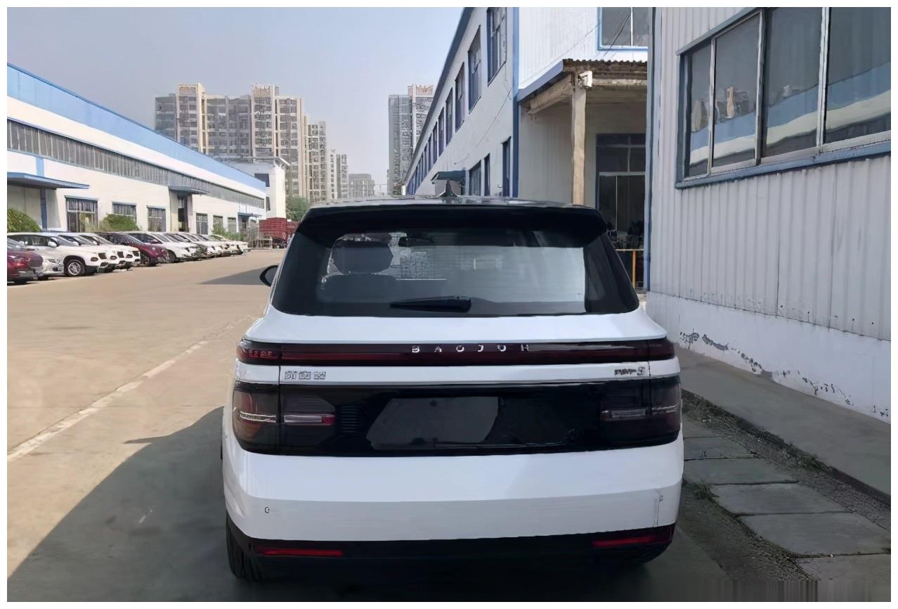 6座布局方便又实用10万出头新宝骏rm5配15t发动机