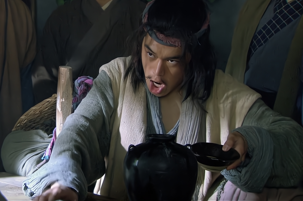 大口喝酒的白胜1,梁山泊上的潇洒日子梁山泊最早是由白衣秀士王伦