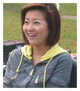 东方卫视主持人李菡嫁大10岁二婚男邱启明幸福恩爱令人羡慕