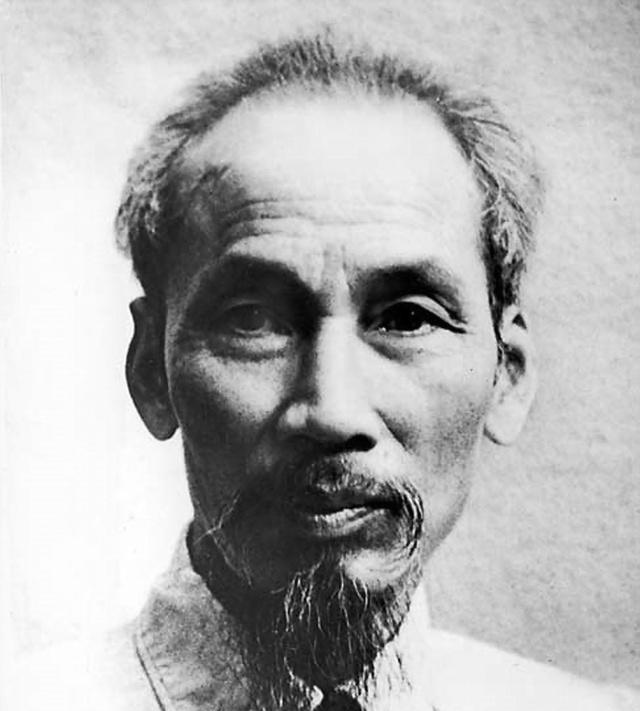 胡志明自己精通汉语,在中国生活20年,为何上台后却要废除汉字