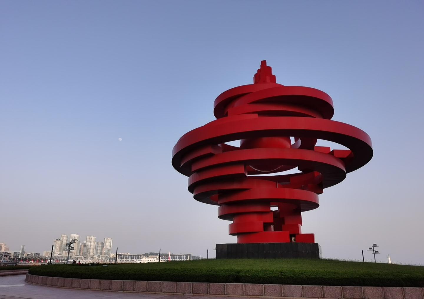 上午先打卡青岛标志性建筑——栈桥,然后参观青岛市区最大的罗马建筑