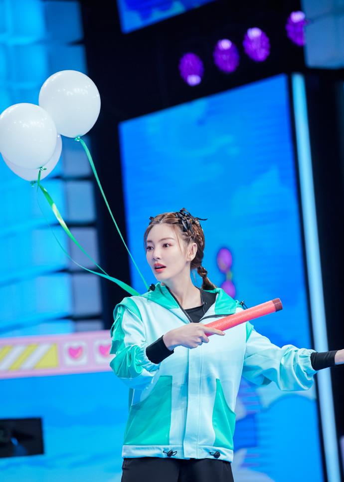 张雨绮快乐大本营舞台照合集