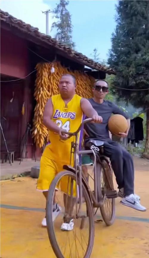 免费约美女现象的社会心理透视，线上交友的风险与机遇探析