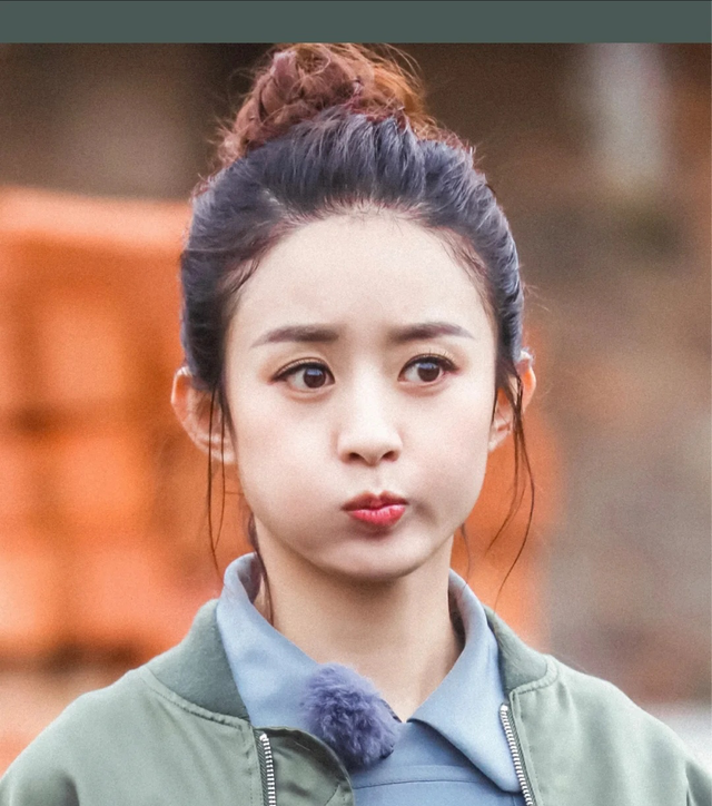 女生这几种发型留久了,发际线会上移,你的发型是这样的吗?休闲区蓝鸢梦想 - Www.slyday.coM 女生这几种发型留久了,发际线会上移,你的发型是这样的吗?休闲区蓝鸢梦想 - Www.slyday.coM