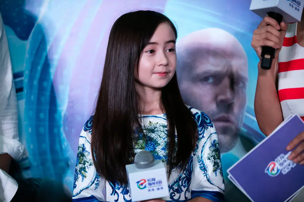 吴京出演巨齿鲨14岁蔡书雅容貌大变最美童星童颜不再