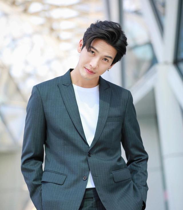 推哥35岁生日老婆发长文告白