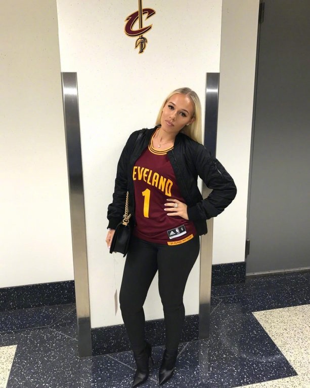 罗斯的第二任妻子,球迷看完直呼有钱离婚怕啥,照样有女神模特陪