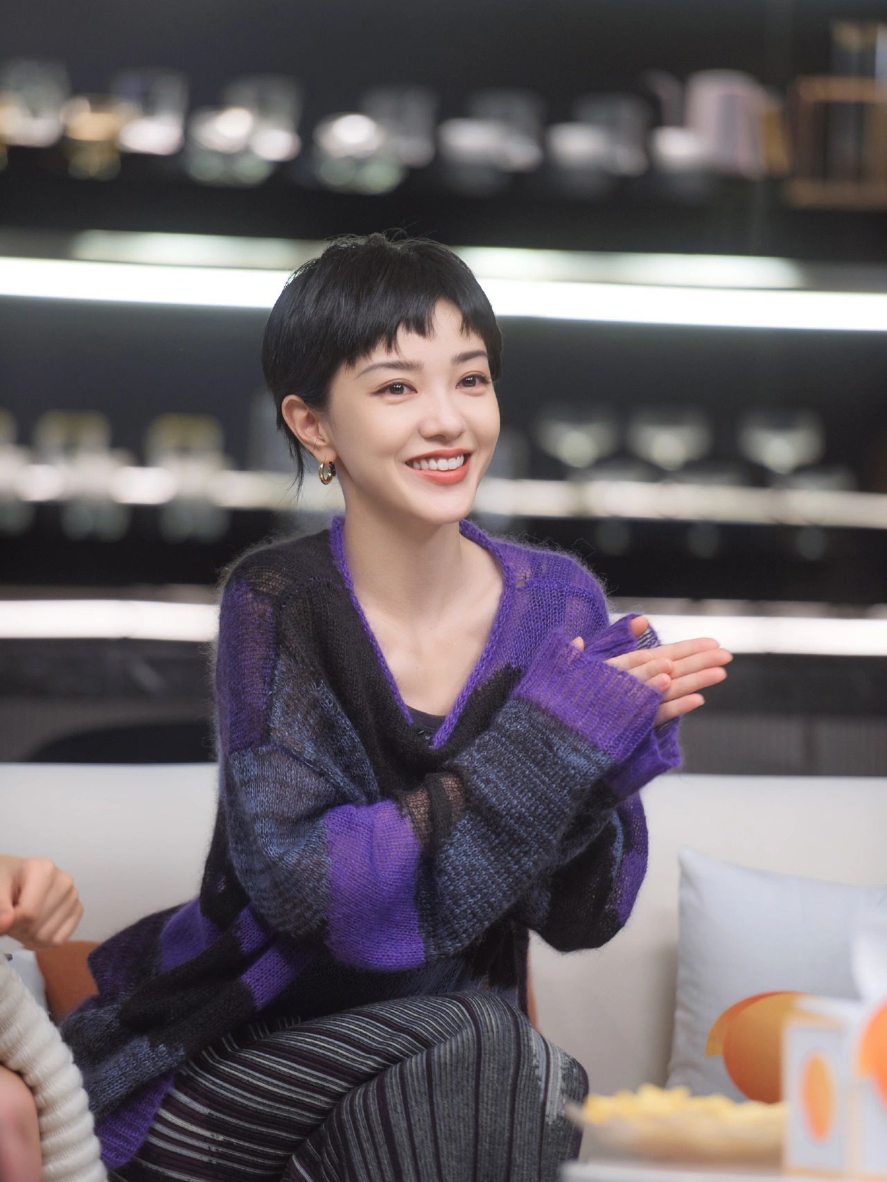 郭采洁不愧是短发女神狗啃式刘海摇滚范十足一般人驾驭不了