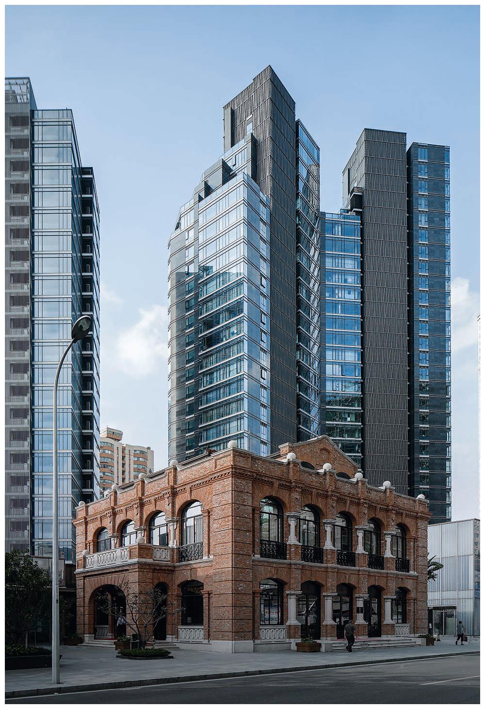 郑爽称要独居豪宅被曝光 上海复兴珑御空中别墅设计感满满__财经头条