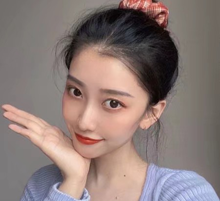 女生这几种发型留久了,发际线会上移,你的发型是这样的吗?休闲区蓝鸢梦想 - Www.slyday.coM 女生这几种发型留久了,发际线会上移,你的发型是这样的吗?休闲区蓝鸢梦想 - Www.slyday.coM