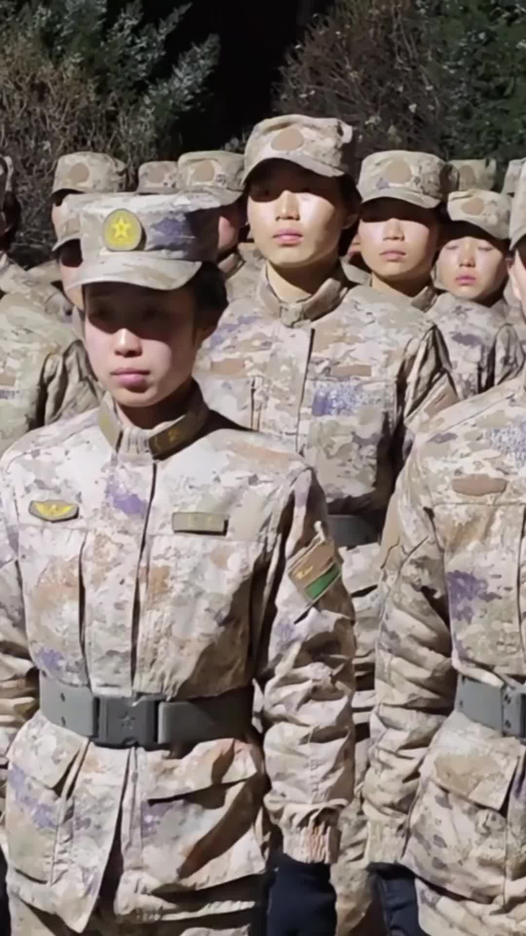 你说新兵连很苦，但真正要走的时候，却哭得像个孩子！