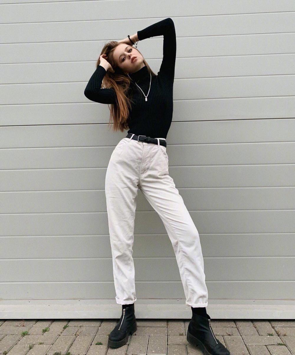 国外时尚博主用经典款式穿出时髦感,简约养眼又洋气|服装|内搭|下身