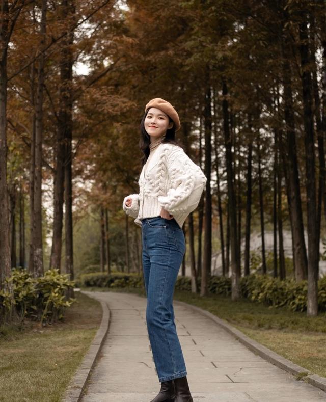 搭配这3种下装,温柔显高级|毛衣|直筒裤|白色_新浪新闻