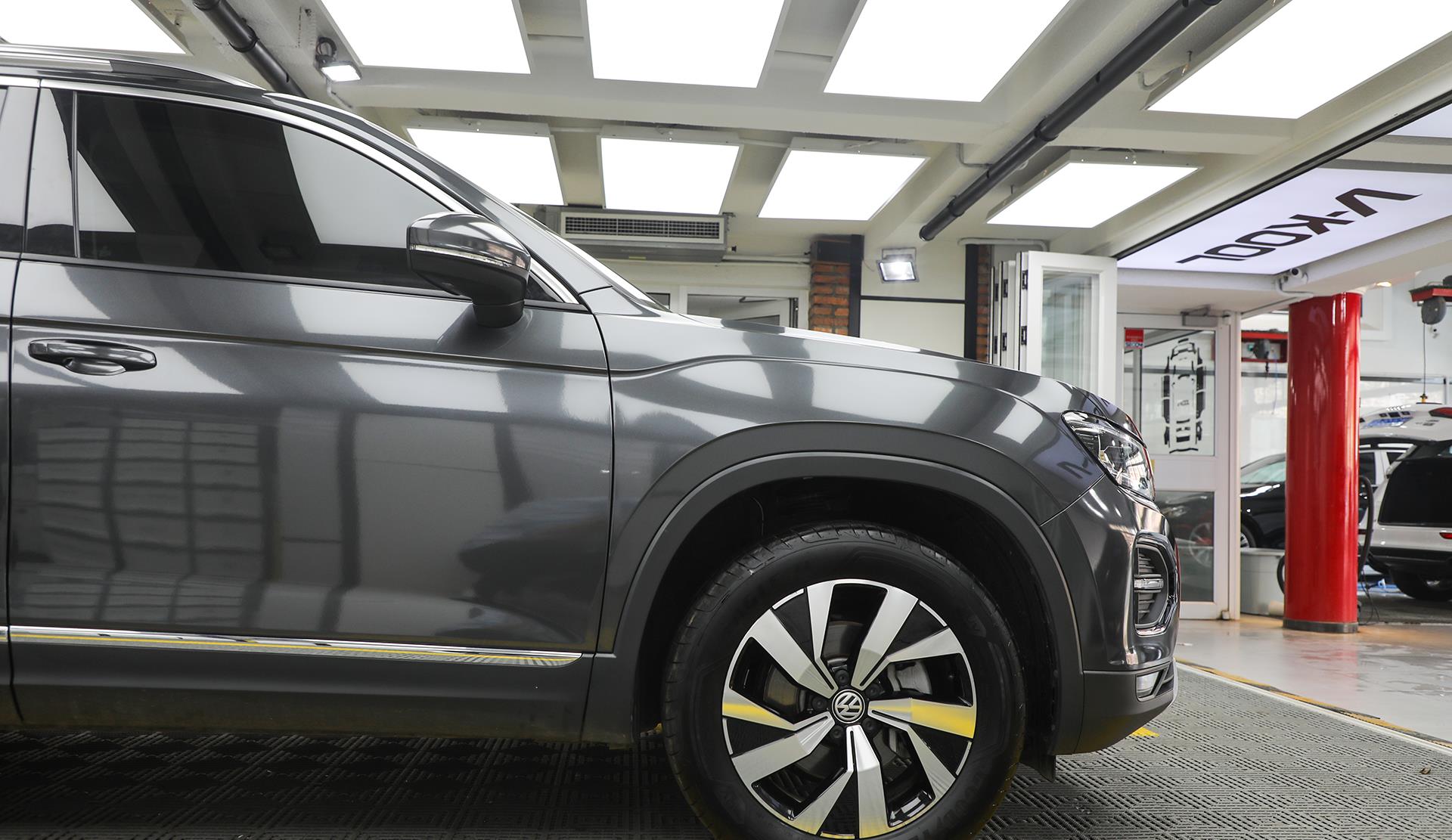 车身改色大众探岳改色煤炭灰气质翻倍