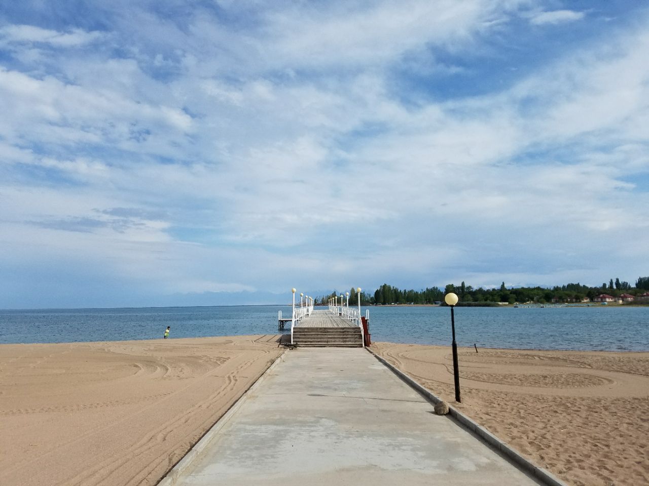 游览中亚吉尔吉斯斯坦比什凯克伊塞克湖