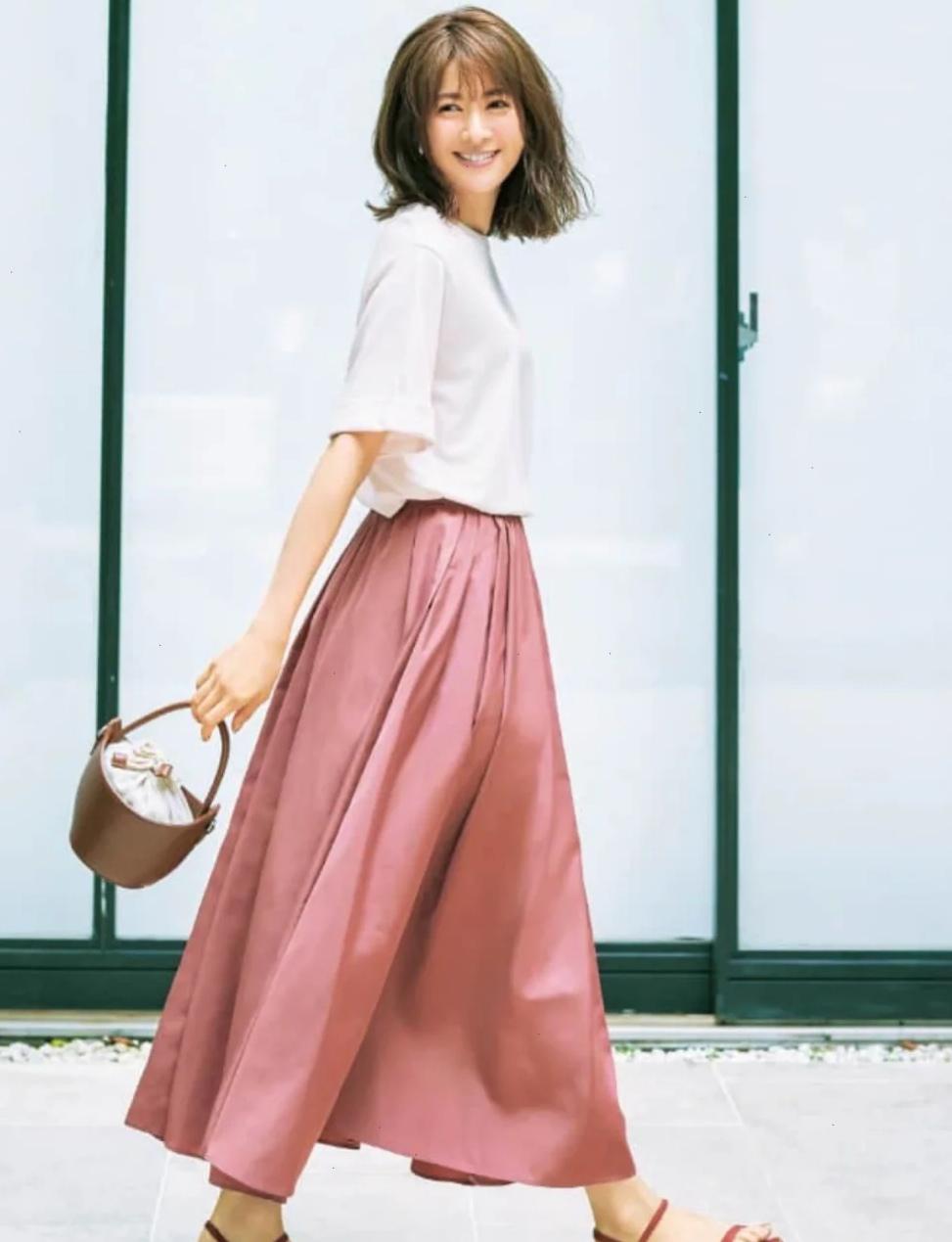 40岁女人一定要穿得优雅,学学这几组日系搭配,知性减龄又时尚