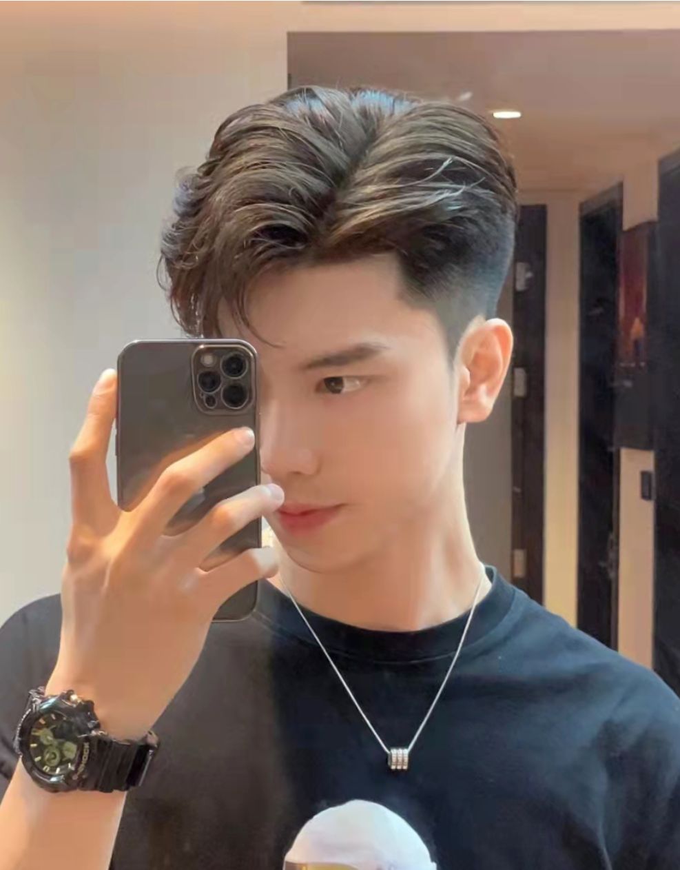 男士发型怎么剪才帅气两侧推短三七分不连接效果都不错