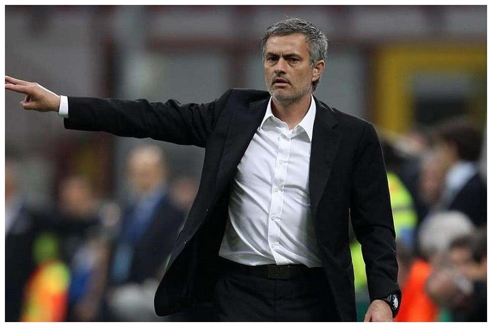 他用两次狂奔,完美演绎从横空出世到功成名就|穆里尼奥|剧场|诺坎普