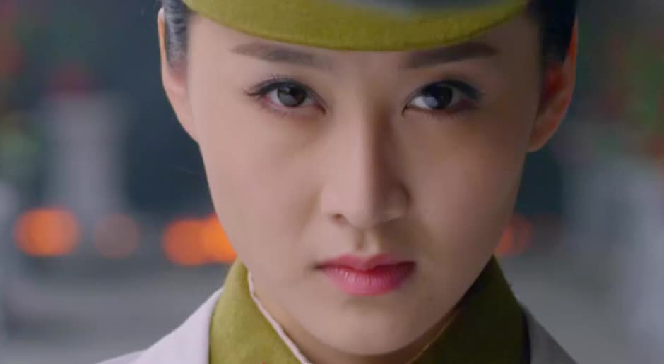 伏击:女鬼子上前补枪,怎料自己也被补几枪,血瞬间喷了出来