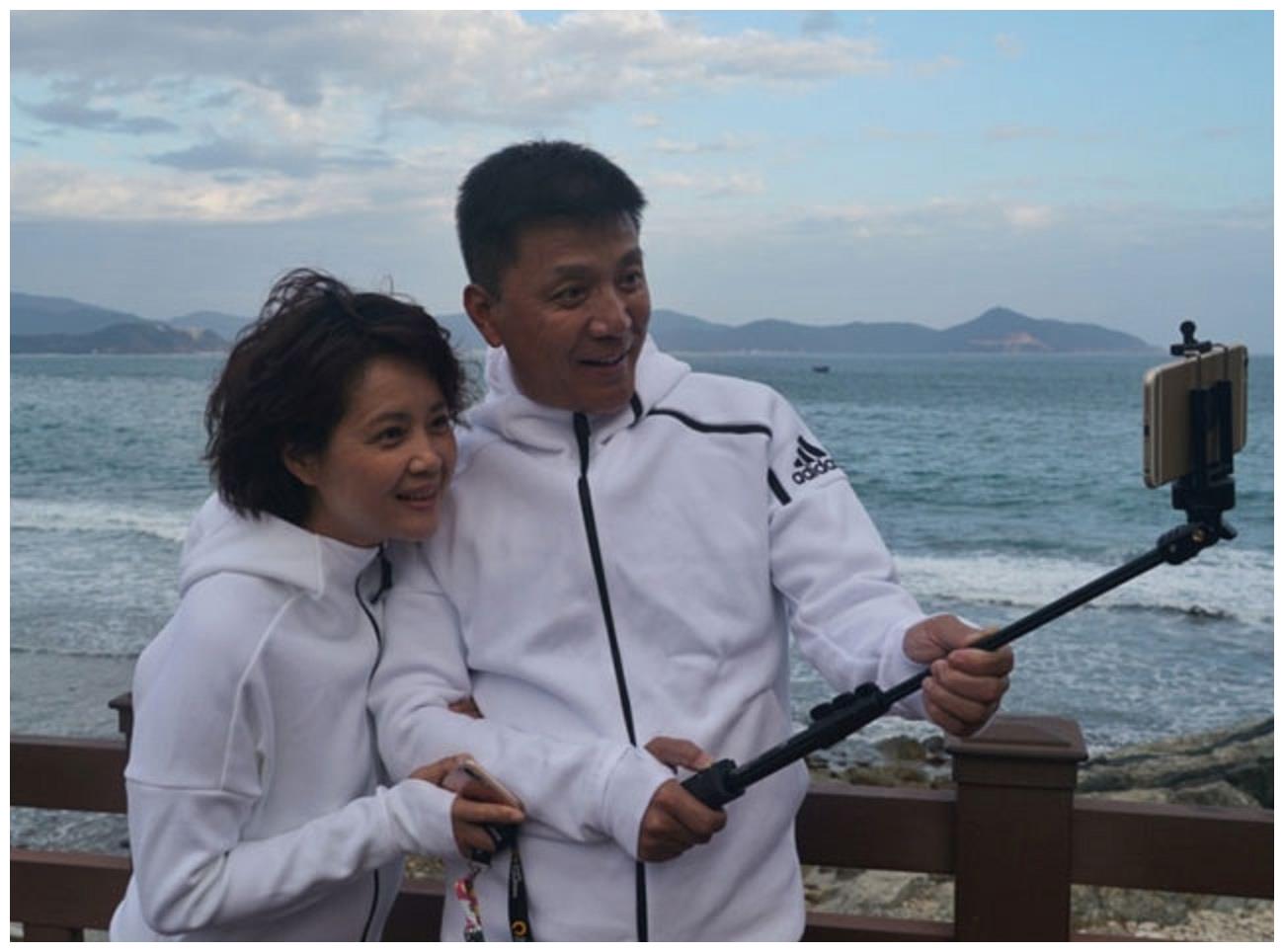 一家四口全是演员,父亲是影帝,母女颜值超高,儿子童星出道|刘之冰