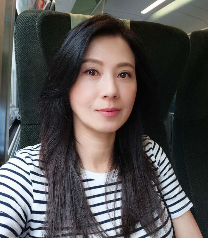 55岁涂善妮近况曝光,气质高雅冻龄迷人,自曝息影离婚内幕