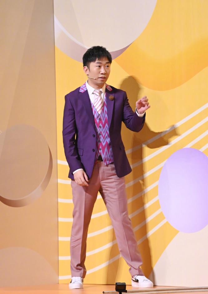 杨迪考主持人证被偶遇,真人被赞和电视上一样,性格也很好