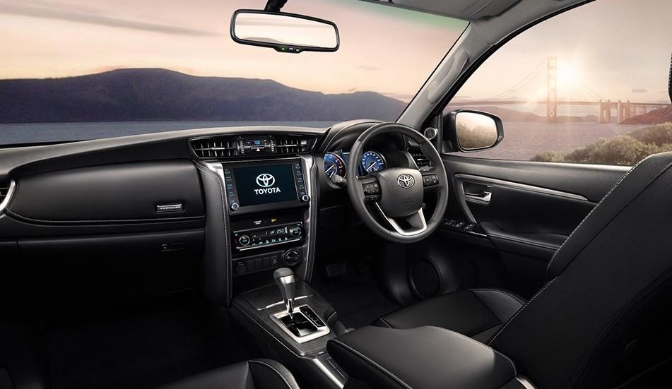 全时四驱加非承载车身,中期改款丰田fortuner实车曝光