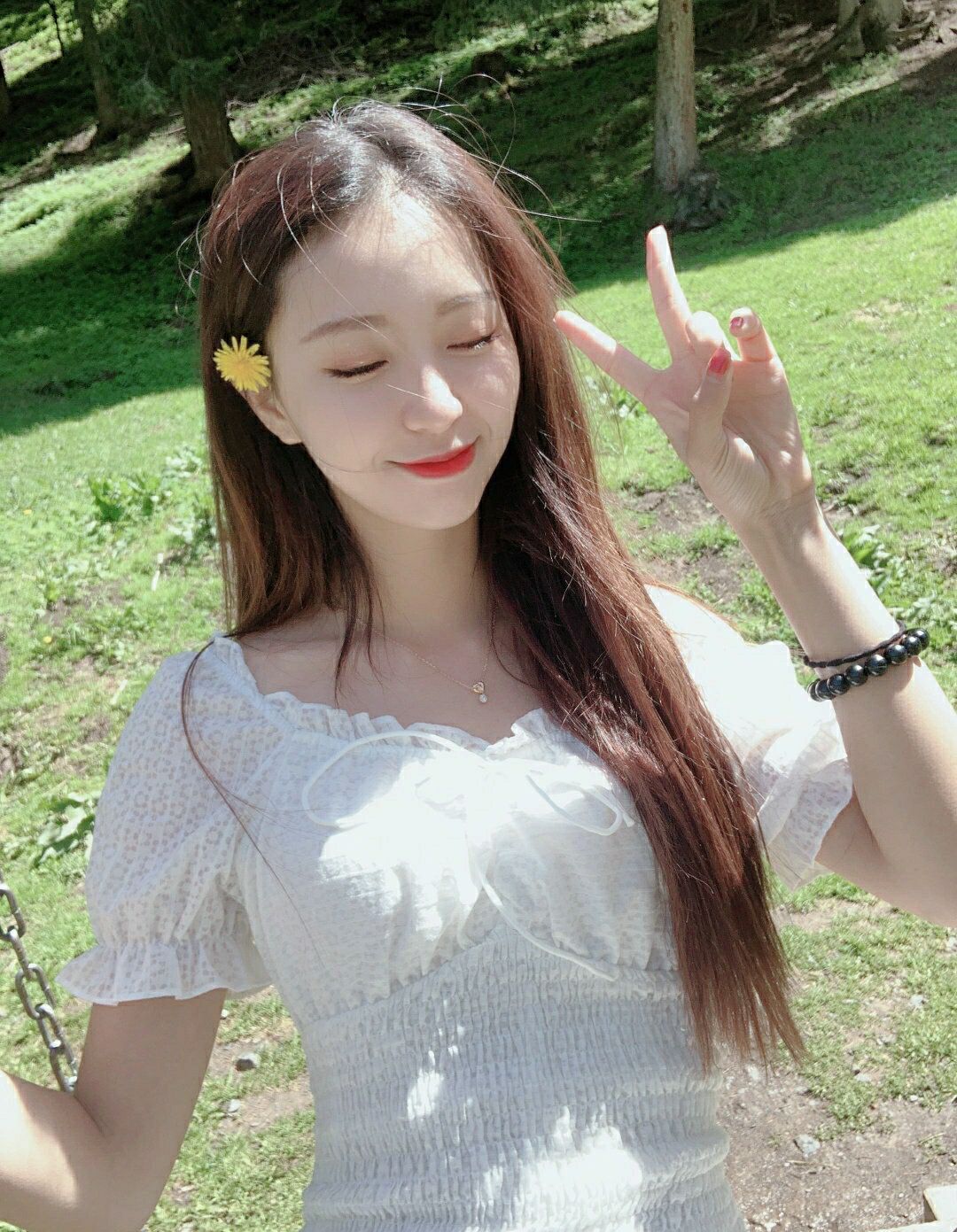 范子铭会来广东宏远吗女友黄逸辉晒图美如彩虹膝盖疑似受伤