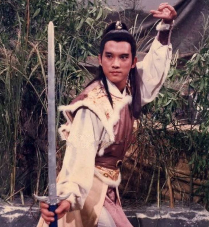 56岁潘宏彬近况曝光退出演艺圈多年低调生活颜值不在