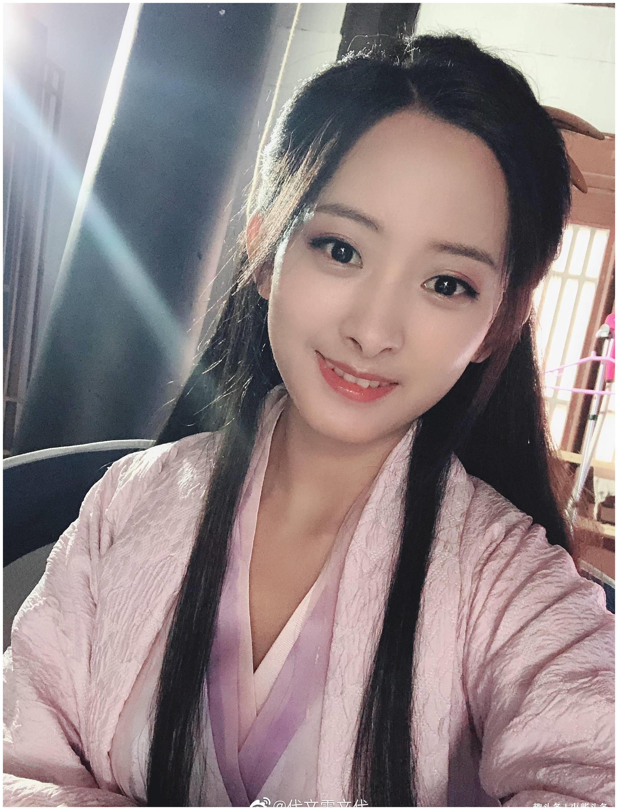 庆余年:她剧中是肖战的恋人,有一个人去KTV的喜好__财经头条