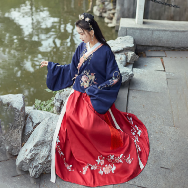 屏風　刺繍琵琶袖丸襟短衫 赤金色長袖アウター　明製漢服　中国伝統衣装　着物和服