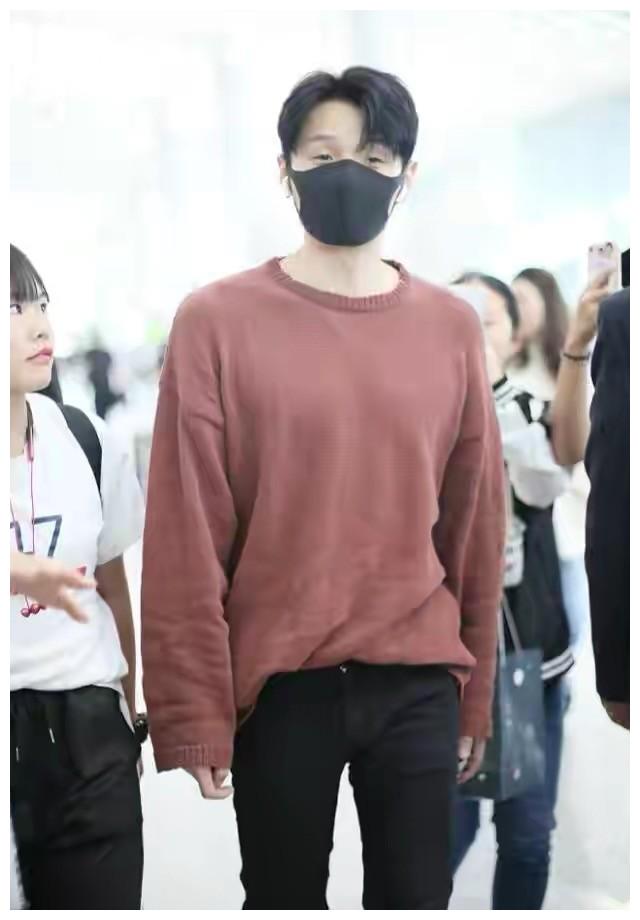 小个子男生抓紧学,别被身高限制|李荣浩|衣角|卫衣_新浪新闻