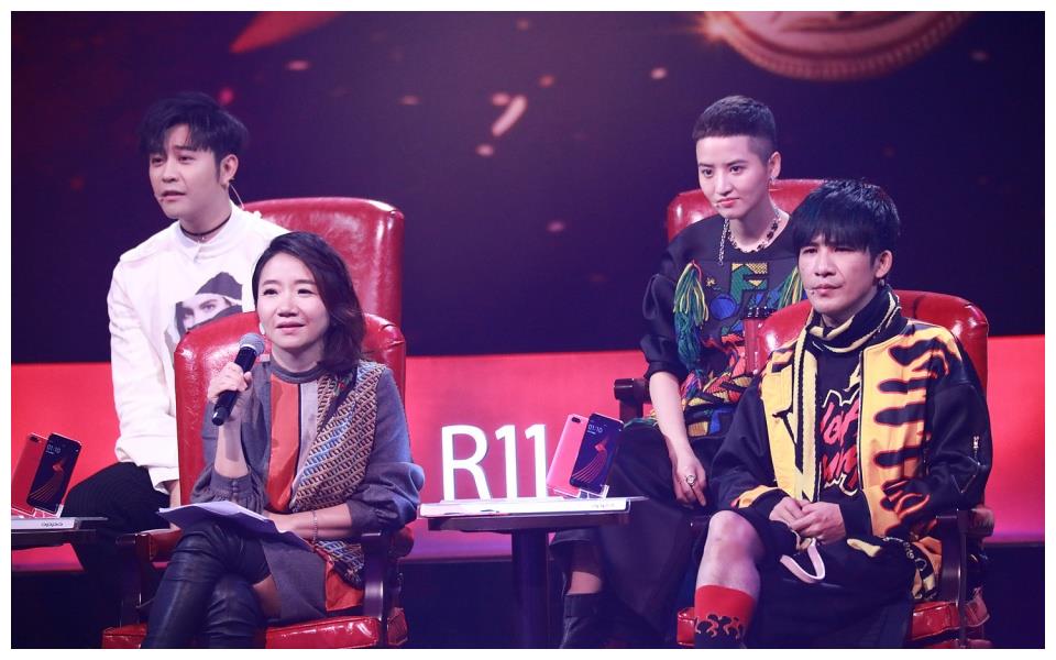 蒙面唱将史上最大牌:揭面后评委乖乖站好,连巫启贤都不敢点评|巫启贤