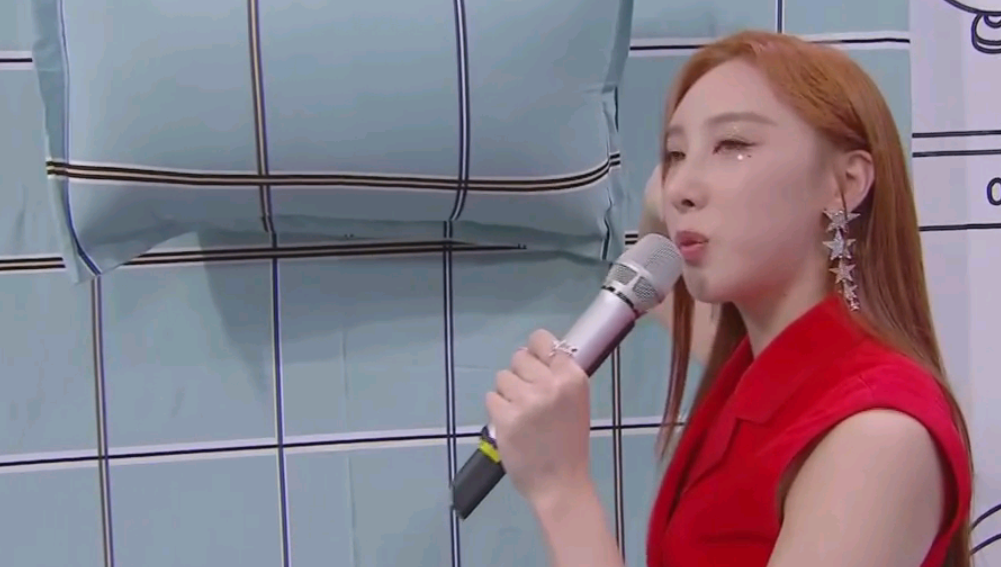 因为在8位出场的"在笑生"中许靖韵已经出现在了多款综艺中,不管是2018