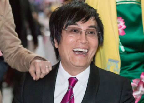 60岁陈庭威近况曝光,为高考生加油打气,一脸冻龄男神范依旧|陈庭威