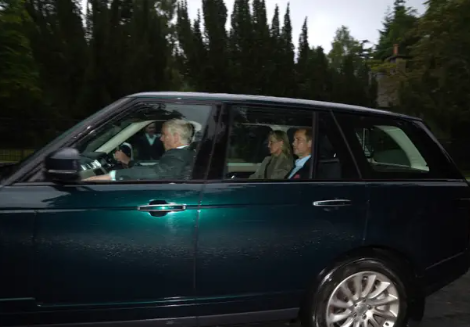 死亡证明显示,英国女王在宣布死讯三小时前因“高龄”去世休闲区蓝鸢梦想 - Www.slyday.coM 死亡证明显示,英国女王在宣布死讯三小时前因“高龄”去世休闲区蓝鸢梦想 - Www.slyday.coM