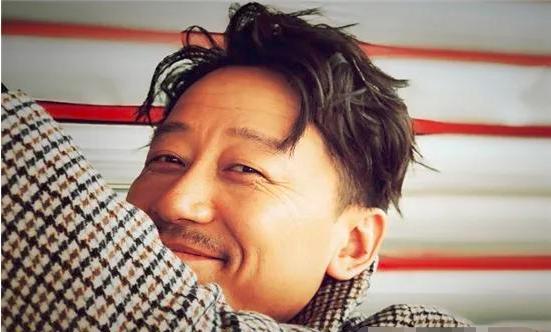 《龙岭迷窟》李春来"牺牲"有多大?当他卸掉妆容,帅成韩剧男主