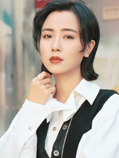 51岁袁洁莹近况曝光最美星女郎憔悴模样认不出饱受厌食症折磨